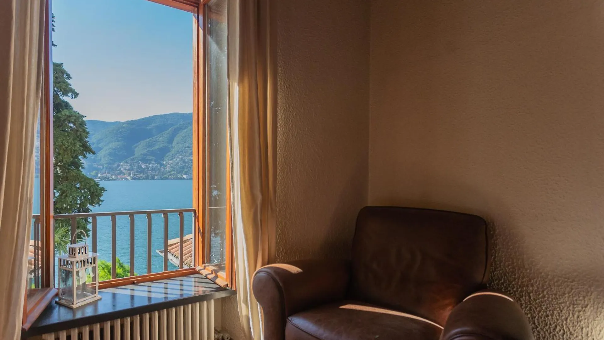 Front Lake Apartment With Private Funicular By Rent All コモ イタリア